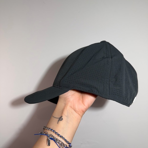 Nike Tiger Woods Heritage86 Golf Hat Black TW Logo Perforated Cap Mens M/L - Picture 4 of 8